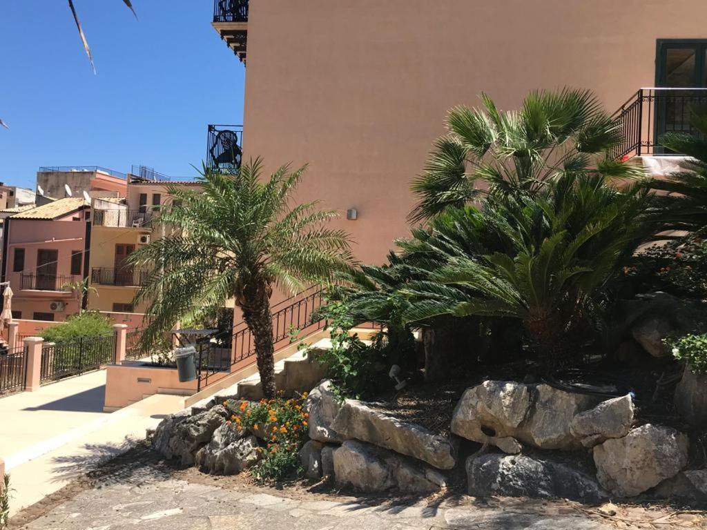 Castellammare Smart Rooms Castellammare del Golfo Exterior foto